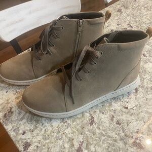 Women’s Cloud Steppers by Clark’s Size 10M-Like New